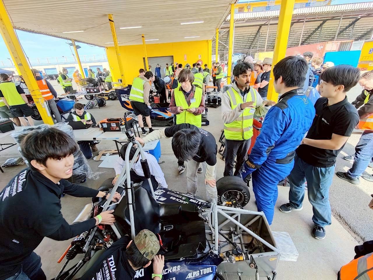 保護中: 大会報告 １日目 車検(スポンサー限定公開)