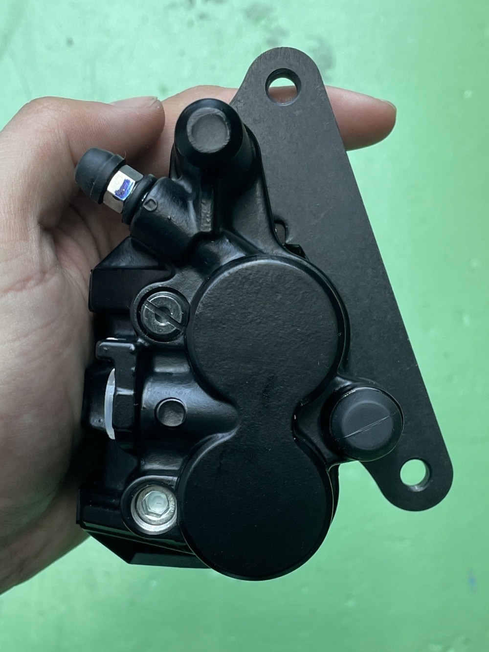 ブレーキキャリパー切断！